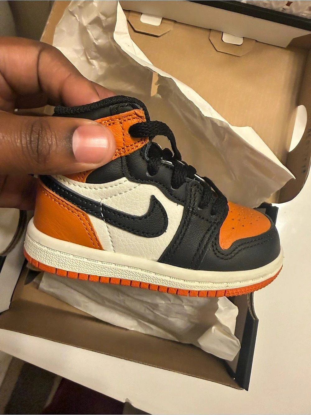 Jordan Air Jordan 1 Retro High OG (TD) ) High Top Sneakers Orange & Black Kids 5